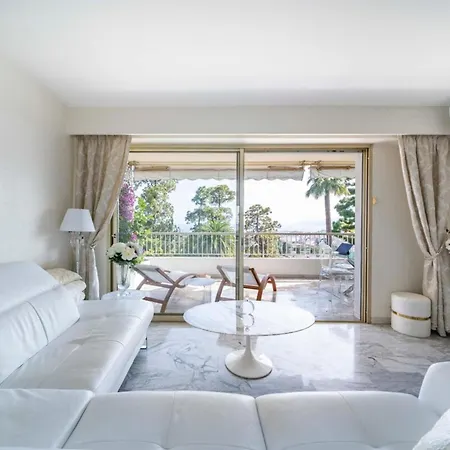 Bright One-bedroom In A Quiet Area Wswimming Pool