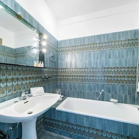 Apartment Bright One-bedroom In A Quiet Area Wswimming Pool