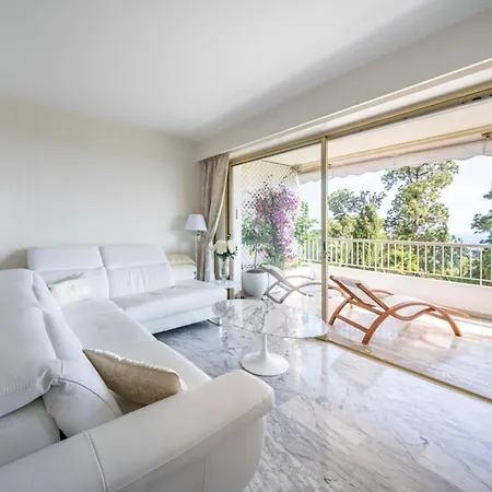Bright One-bedroom In A Quiet Area Wswimming Pool Apartment