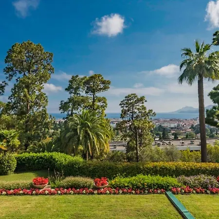 Bright One-bedroom In A Quiet Area Wswimming Pool Apartment Cannes