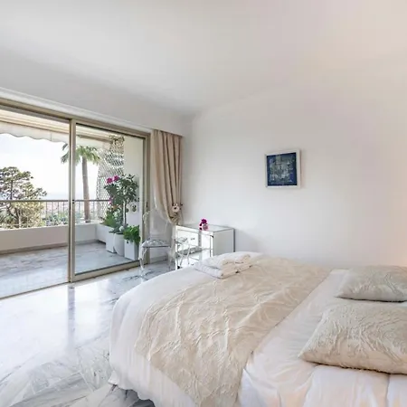 Bright One-bedroom In A Quiet Area Wswimming Pool